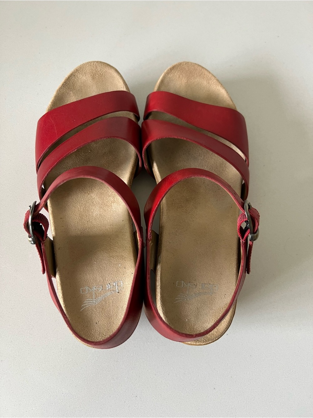 Dansko Brick Red Leather Lindsay Wedge Buckle Sandal Size 39 - Picture 4 of 10